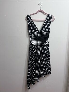Black and White Polka Dot V‑Neck Dress